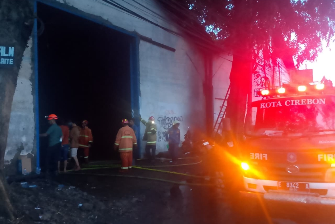 Kebakaran di Gudang Milik PT Pelindo Cirebon, Polisi Selidiki Penyebabnya