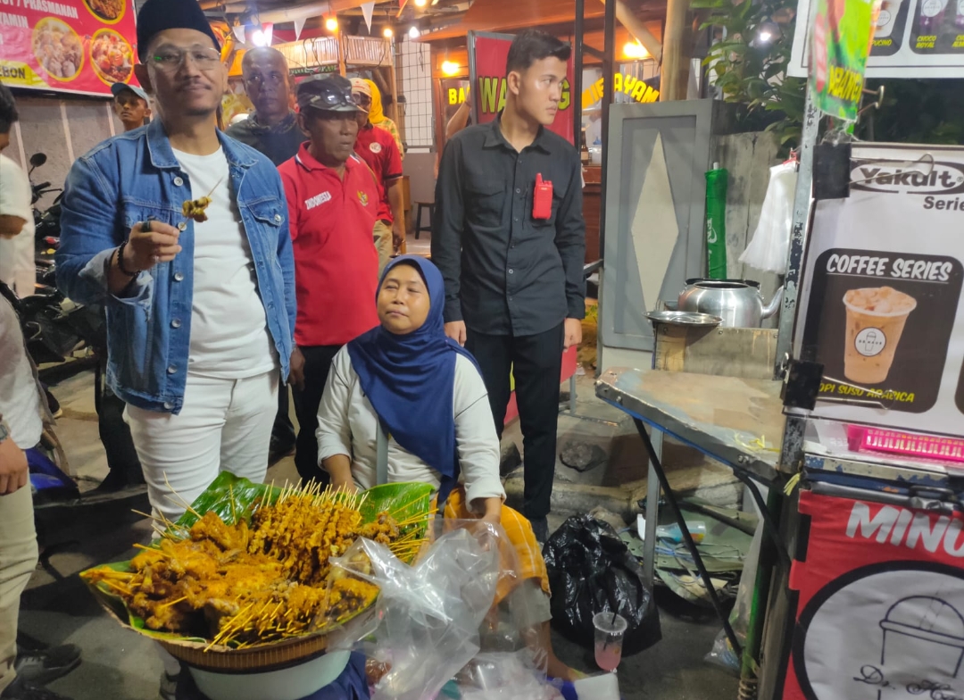 Dani Dorong Kemajuan UMKM dan Kuliner Pasar Malam di Kota Cirebon 