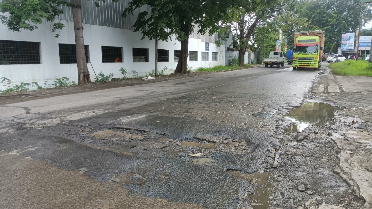 Jalan Rusak Merebak di Kota Cirebon, DPUTR Diminta Bergerak Cepat