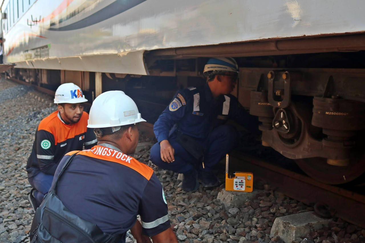 KAI Daop 3 Cirebon Pastikan Perjalanan Aman, Seluruh Sarana Lulus Uji Berkala