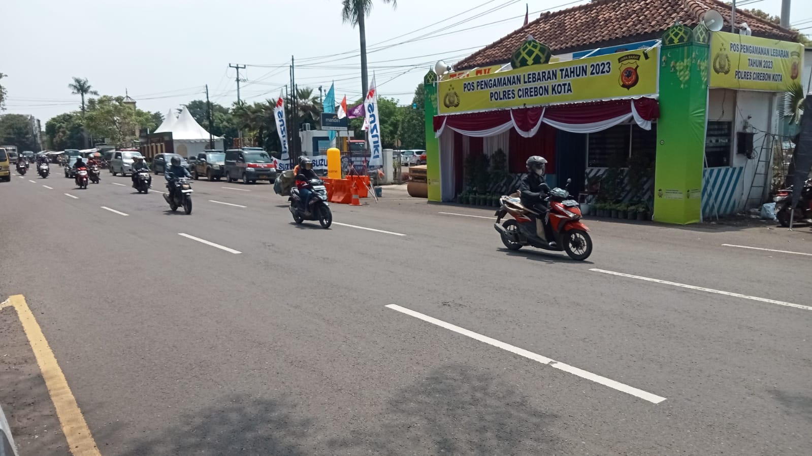 INFO MUDIK: Pemudik Sepeda Motor Mulai Ramai di Jalur Pantura Kota Cirebon