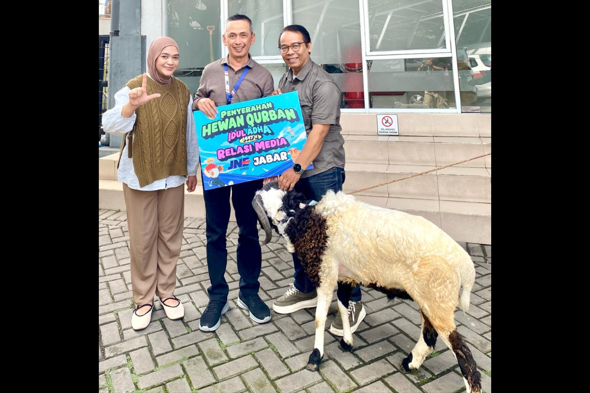 Program Kurban Bersama JNE di Jawa Barat Pererat Kolaborasi dengan Insan Media