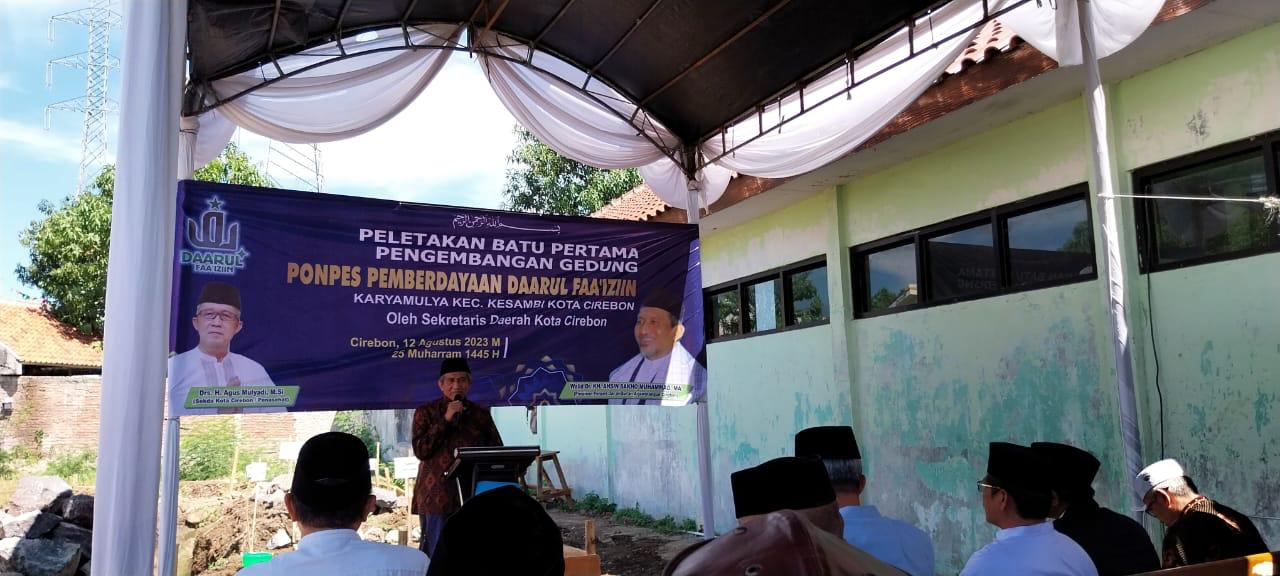 Peletakan Batu Pertama Ponpes Daarul Faa'iziin 