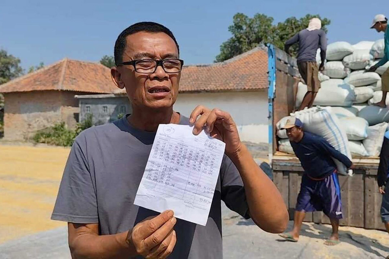 Harga Gabah Cirebon Melonjak, Penggilingan Padi Datangkan Bahan Baku dari Luar Daerah