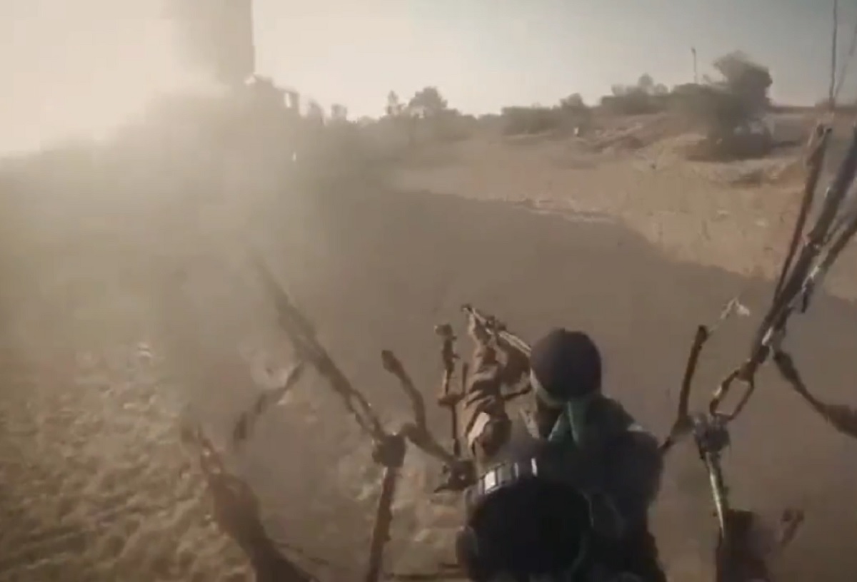 Taktik Unik Pasukan Hamas Pakai Paramotor Menyerang Target di Israel, Musuh Gelagapan