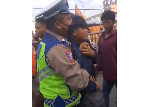 HATI-HATI, Pelaku Jambret Berkeliaran di Jalan Raya Cirebon, Kejadian di Weru, Polisi Langsung Bertindak 