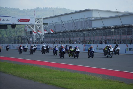 Gebyar Idemitsu BLU CRU Yamaha Sunday Race di Sirkuit Mandalika, Makin Jadi Magnet Passion Balap