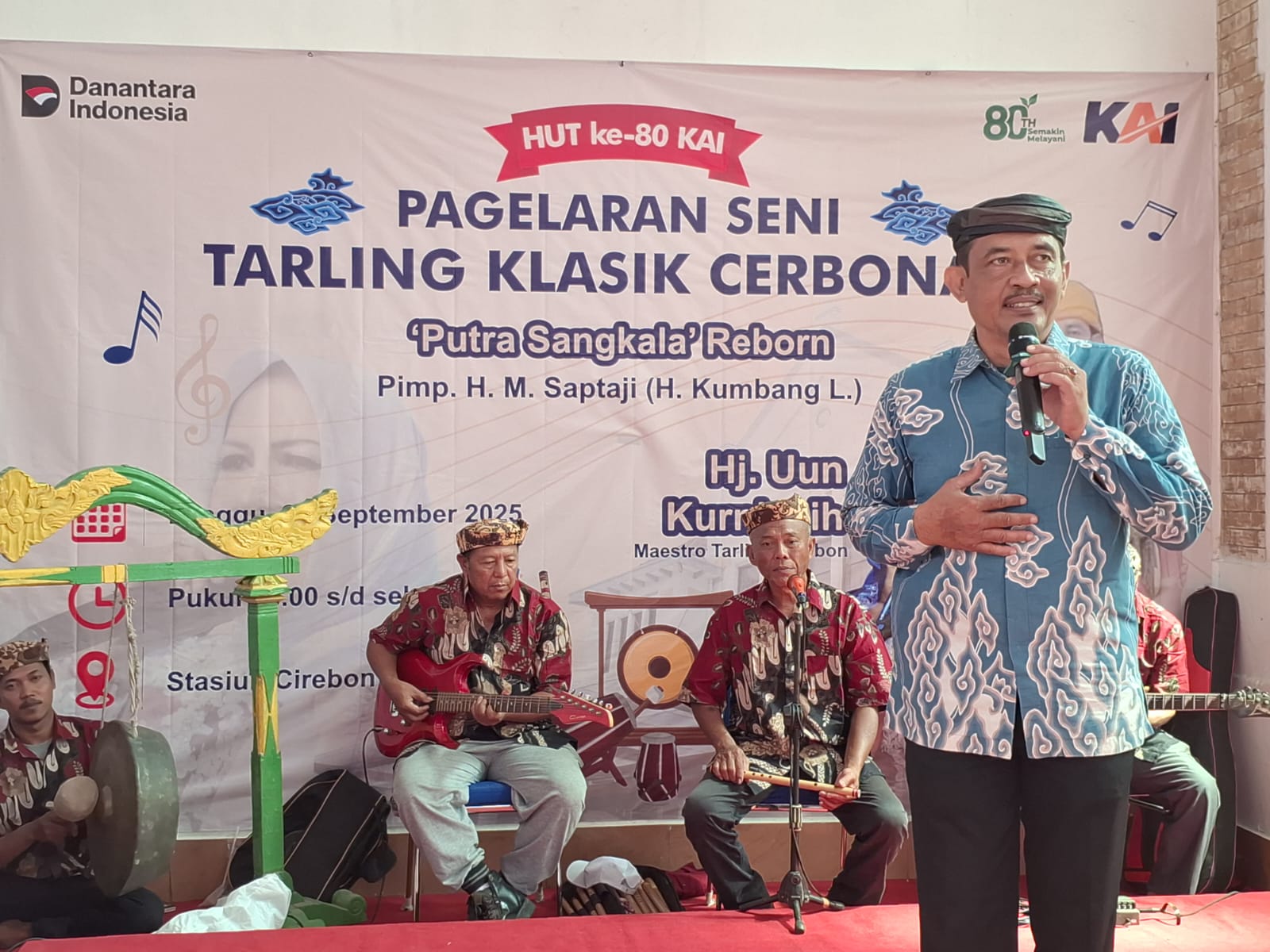 Lestarikan Budaya Lokal, KAI Daop 3 Cirebon Gelar Seni Tarling Cerbonan di Stasiun Cirebon