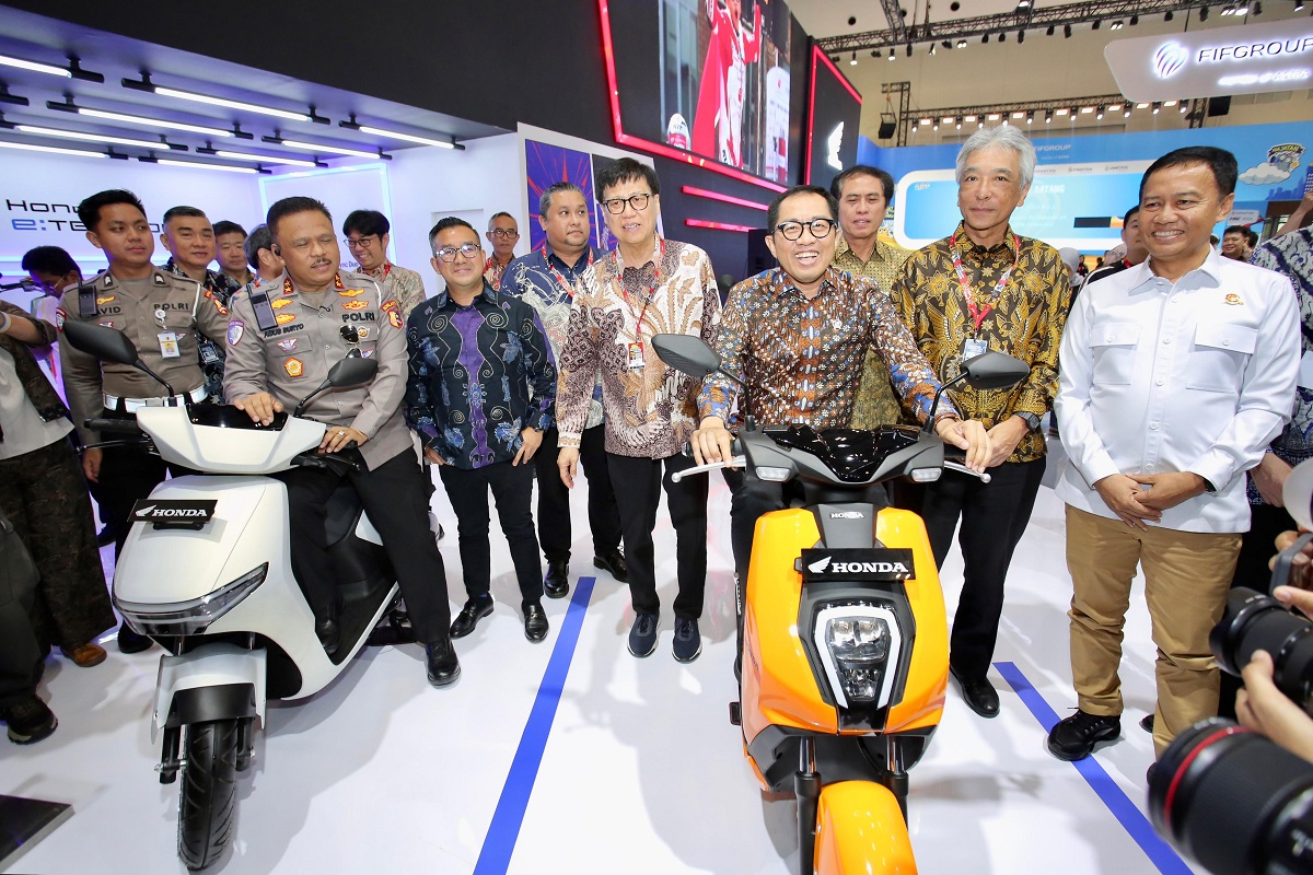 Makin Gagah, New Honda ADV160 Langsung Curi Perhatian di IMOS 2025