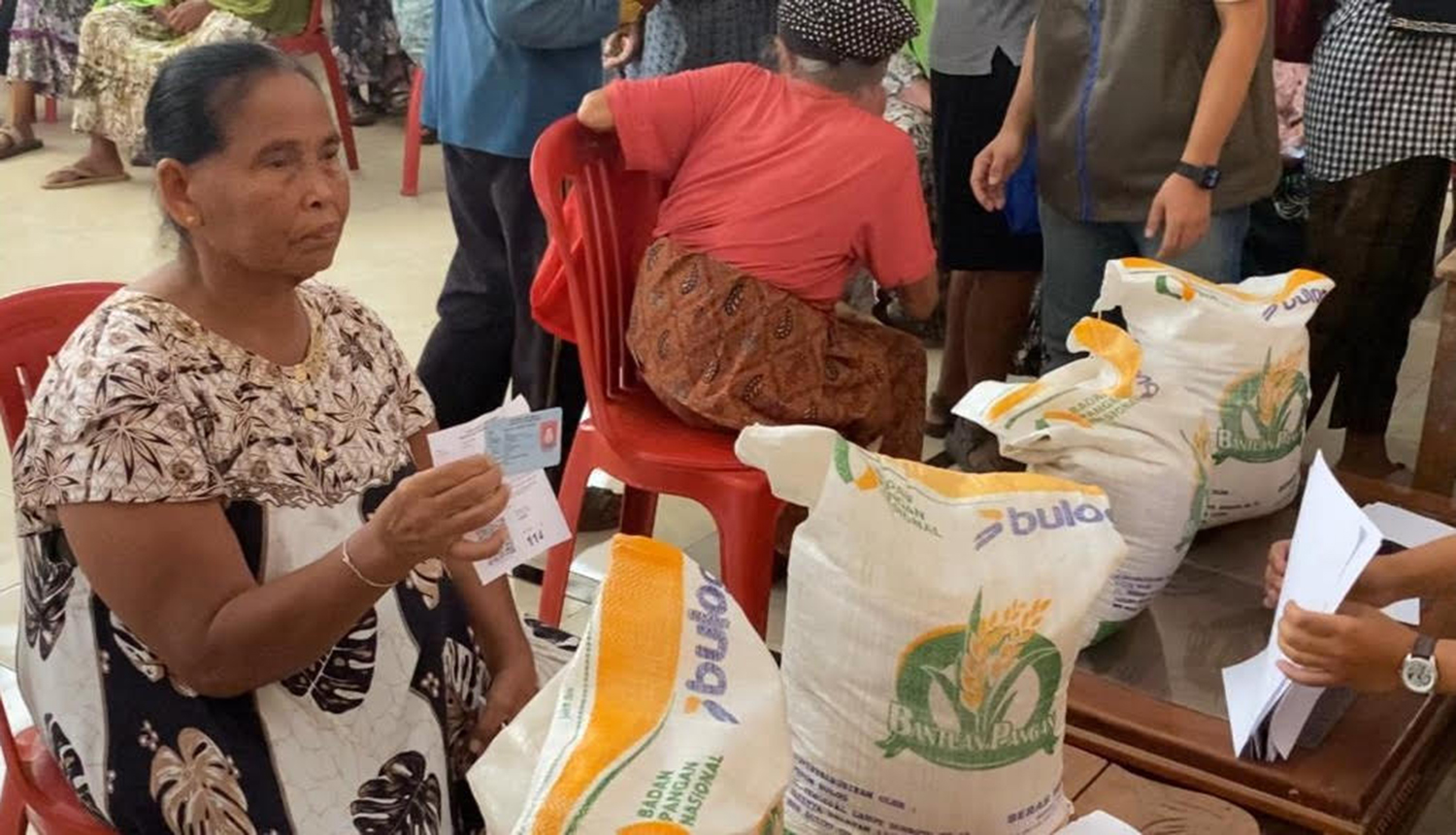 Sempat Tertunda, Warga Majalengka Akhirnya Dapat Beras Bantuan