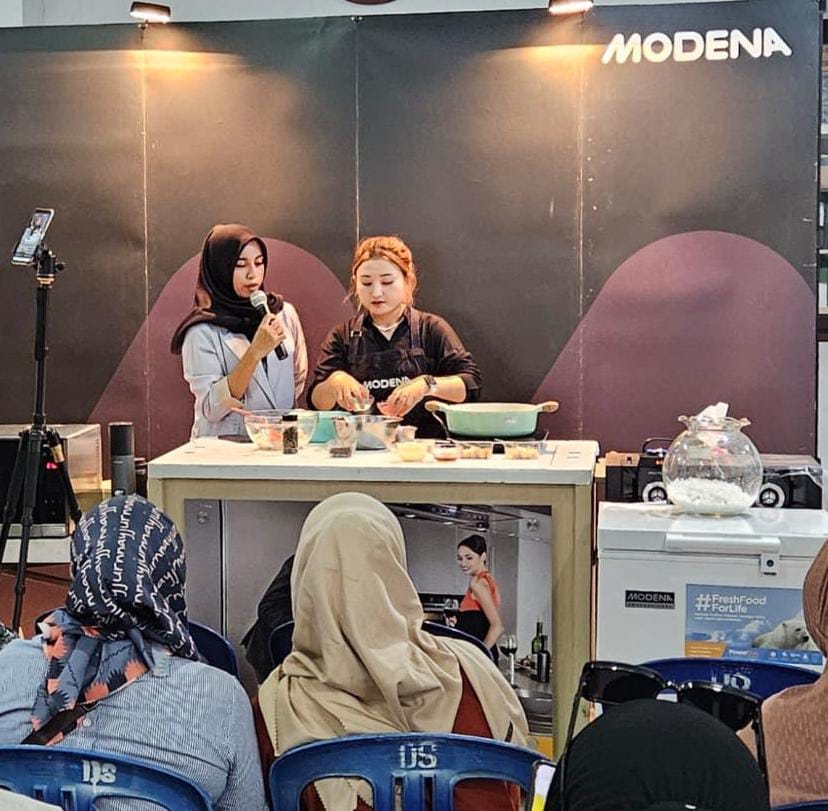 Modena Cooking Demo  Semarakkan HUT RI dan Anniversary SIP Electronic
