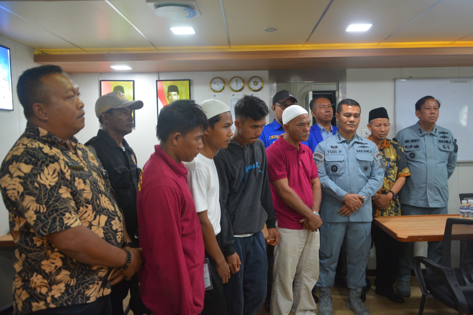 Bakamla RI Jemput Empat Nelayan Indonesia di Perbatasan Laut Indonesia–Malaysia