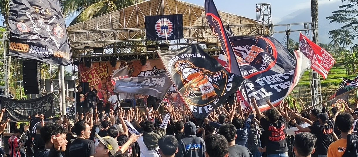 Ribuan Suporter Meriahkan JCFEST Vol. 1, Jakmania Cirebon Gaungkan Sepak Bola Damai dan Hapus Stigma Negatif