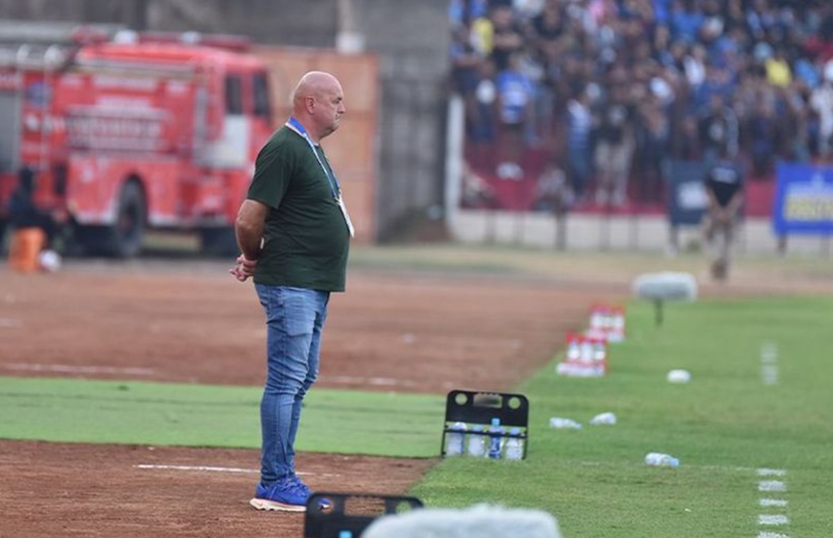 Kecewa, Bojan Hodak Bongkar Kesalahan Lini Depan Persib