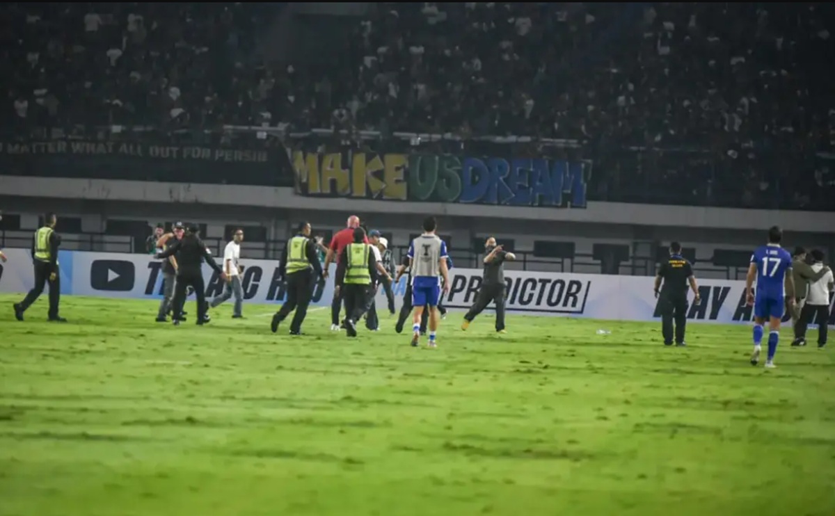Oknum Bobotoh Sok Keras, Persib Bandung Kini Dibayangi Sanksi Keras AFC