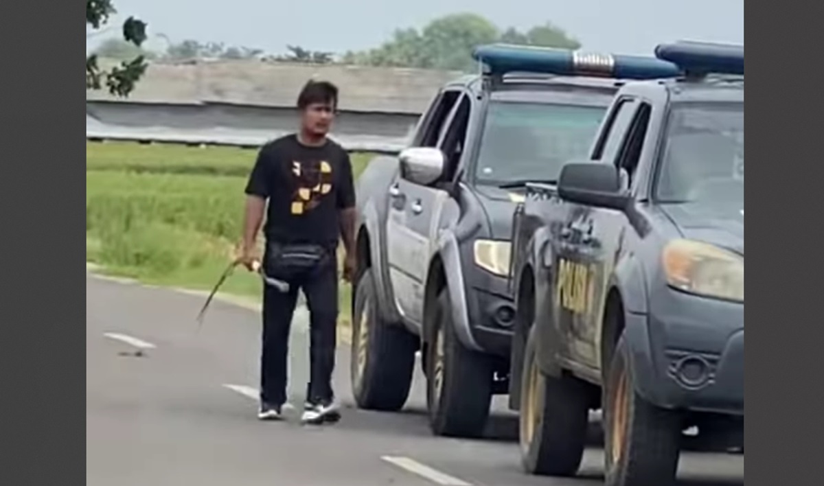 1 Pelajar Meninggal, Diduga Tawuran Geng Konten di Cirebon, Lihat Senjatanya Diamankan Polisi