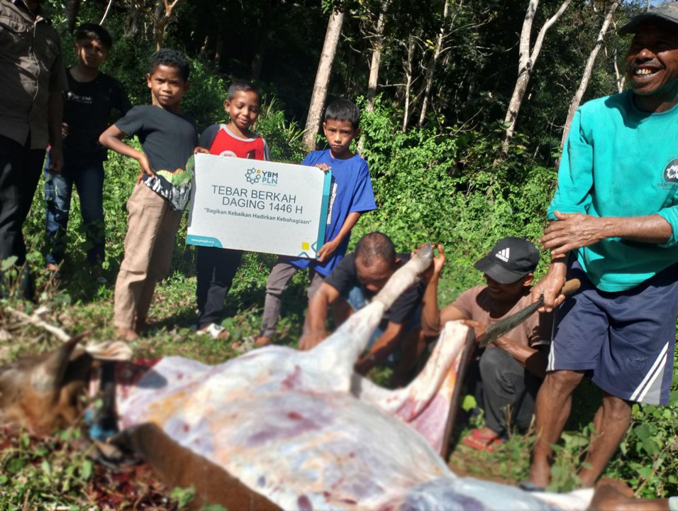Rayakan Iduladha 1446H, PLN Salurkan Daging Kurban di Berbagai Daerah