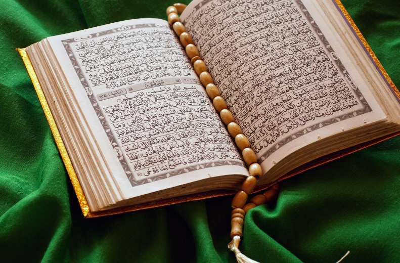 9 Keutamaan MembacaAl Quran yang Dahsyat, Mukzijat Terbesar Nabi Muhammad SAW