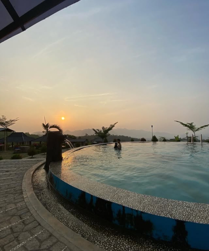 Dekat Dari Cirebon, 5 Tempat Wisata di Kuningan yang Menarik Dikunjungi, Ada Kolam Renang Dengan View Terbaik!