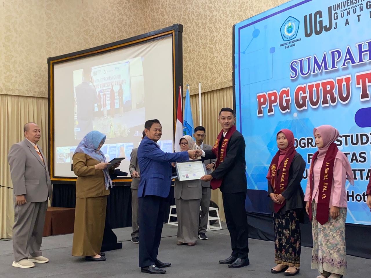 FPS UGJ Cirebon Gelar Sumpah Profesi Guru