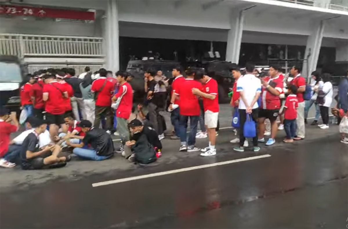 Jakarta Diguyur Hujan, Supoter Timnas Indonesia Sudah Padati Stadion GBK