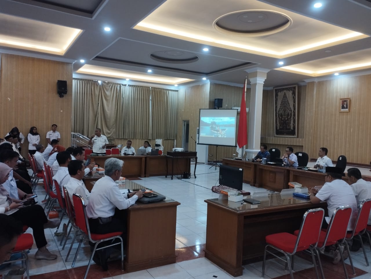 Kadisbudpar Kabupaten Cirebon Kritik FGD Blue Print Pembangunan: Pelaksanaan Ini Harus Dievaluasi