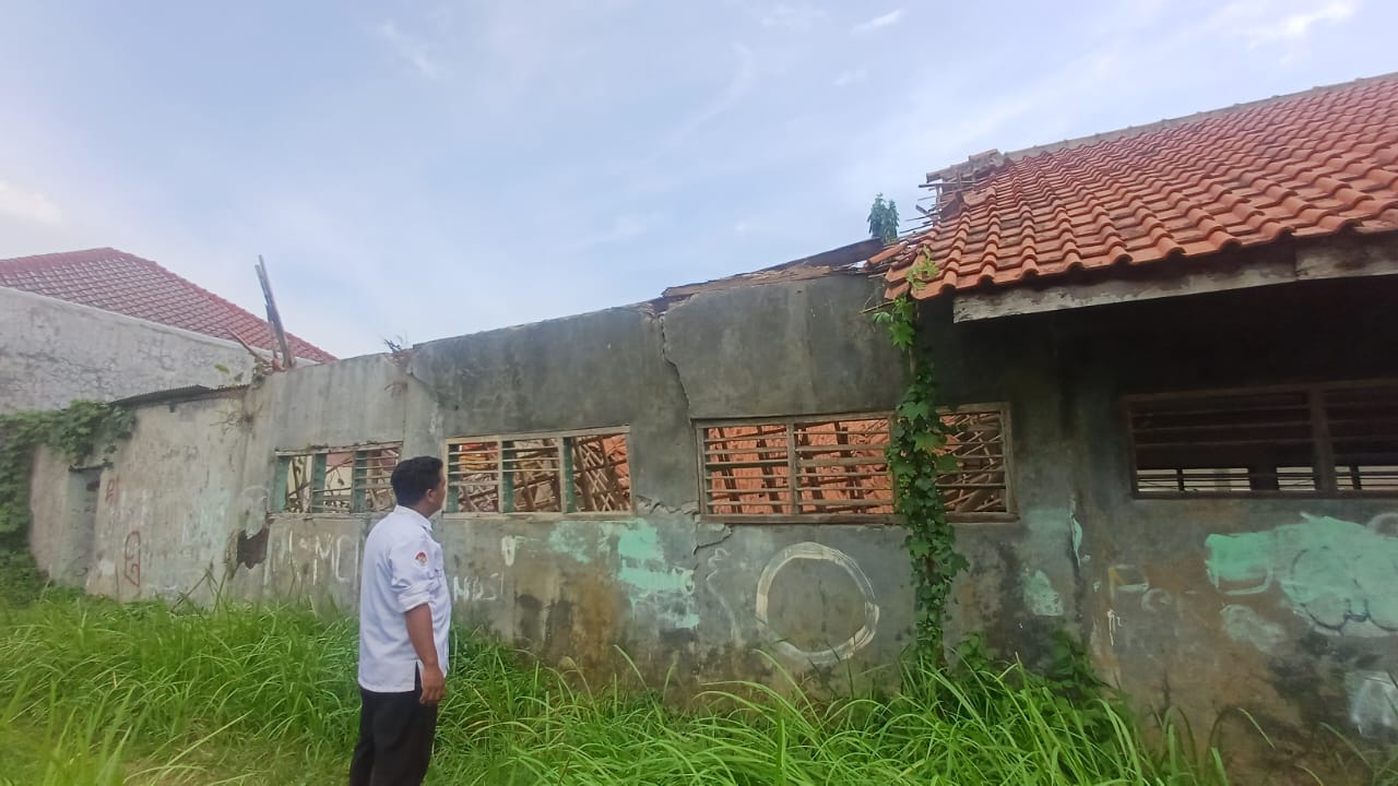 Memprihatinkan, Dua Ruangan MTs Ma’arif NU Ciawijapura Ambruk, Puluhan Siswa Direlokasi