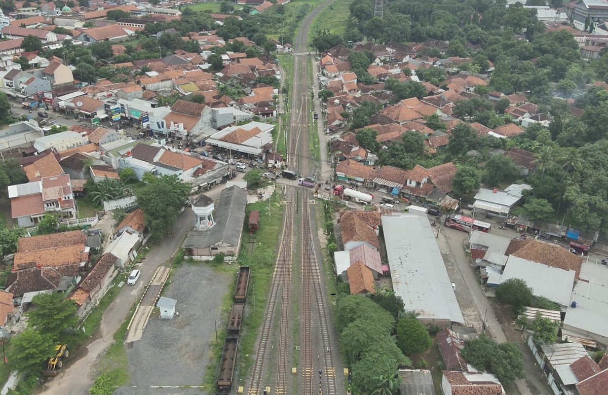 KAI Daop 3 Cirebon Terjunkan Drone, Perlintasan Liar Ditutup Jelang Angkutan Lebaran 2026