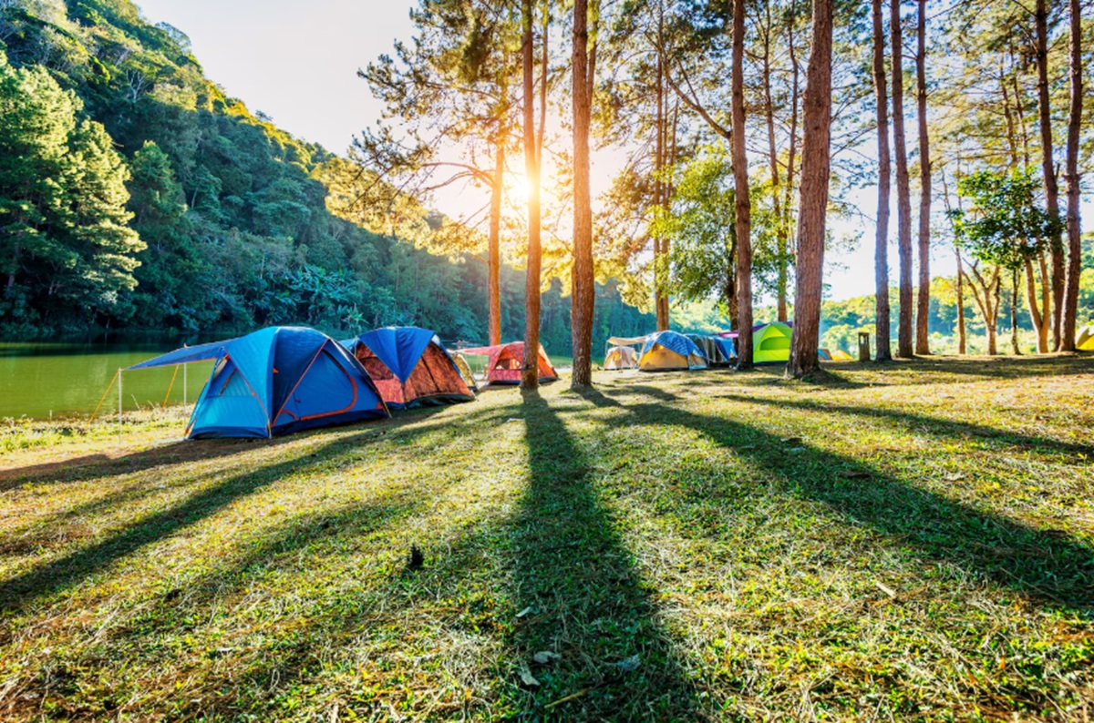 Surga Camping di Majalengka: 10 Lokasi Alam Terbaik dengan View Pegunungan dan Lautan Awan