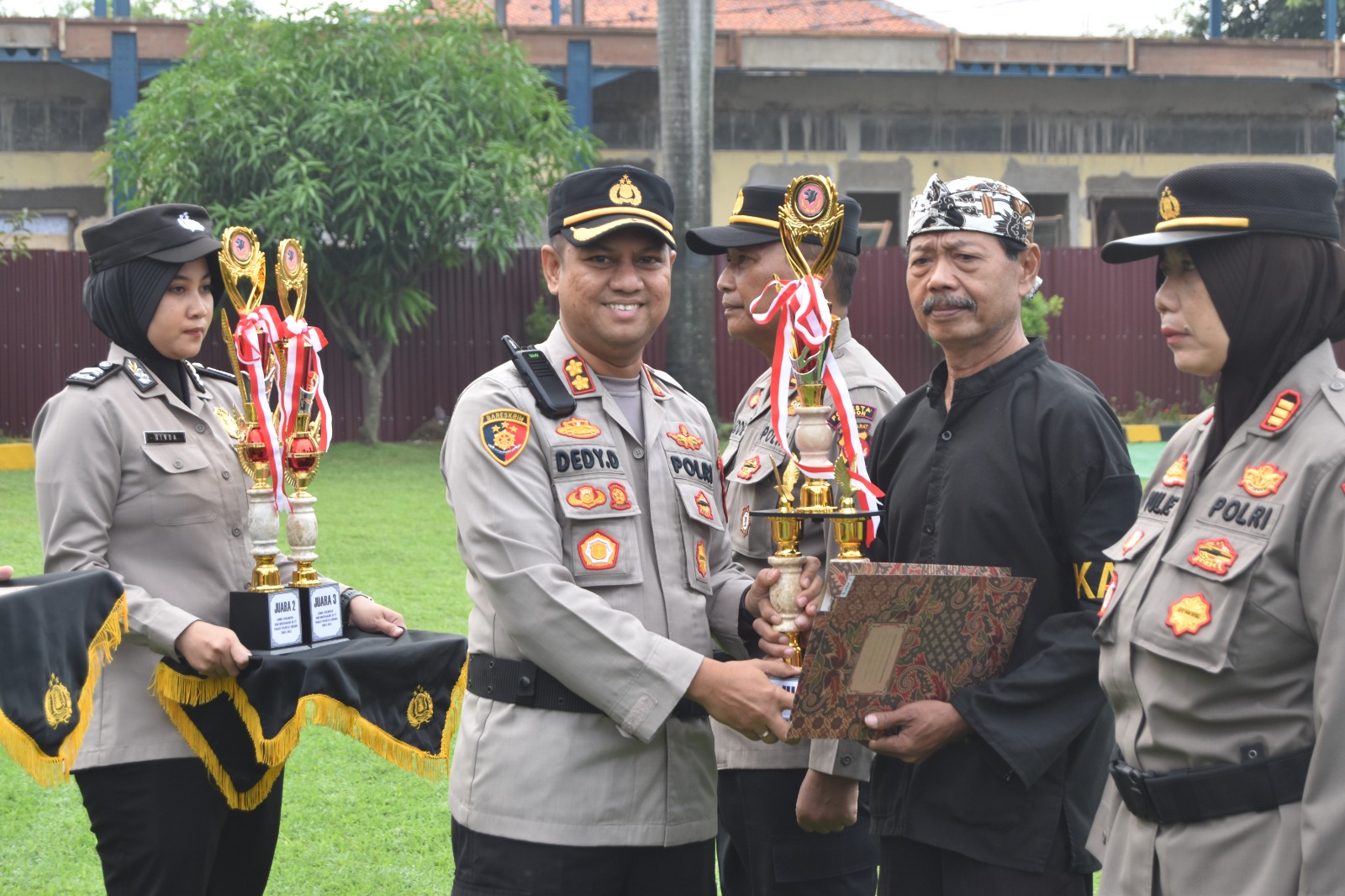 Perkuat Sistem Keamanan Lingkungan, Polresta Cirebon Gelar Apel Kasatkamling