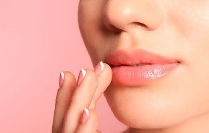 Rekomendasi Lips Produk Mencerahkan dan Melembapkan Bibir