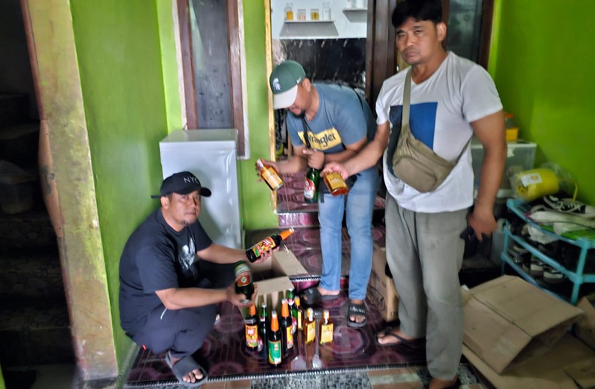 Razia Miras di Cirebon, Polisi Sita Puluhan Botol Berbagai Merek