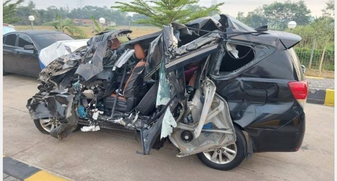 Ayah Emil Dardak Meninggal Dunia, Kecelakaan di Tol Batang Pemalang, Mobil Ringsek