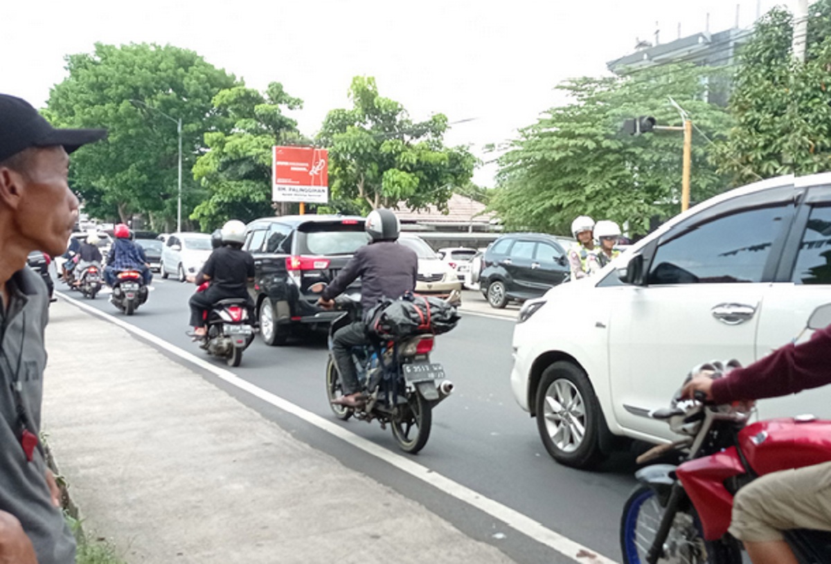 Jalur Cirebon-Kuningan Macet di Beberapa Titik, Jalan Lingkar Timur Belum Dibuka