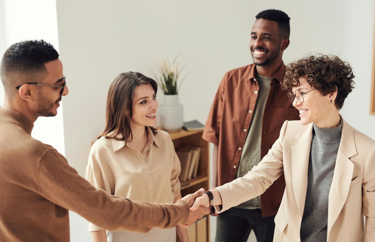 10 Trik Psikologi Memengaruhi Lawan Bicara, Disusun dari yang Paling Mudah