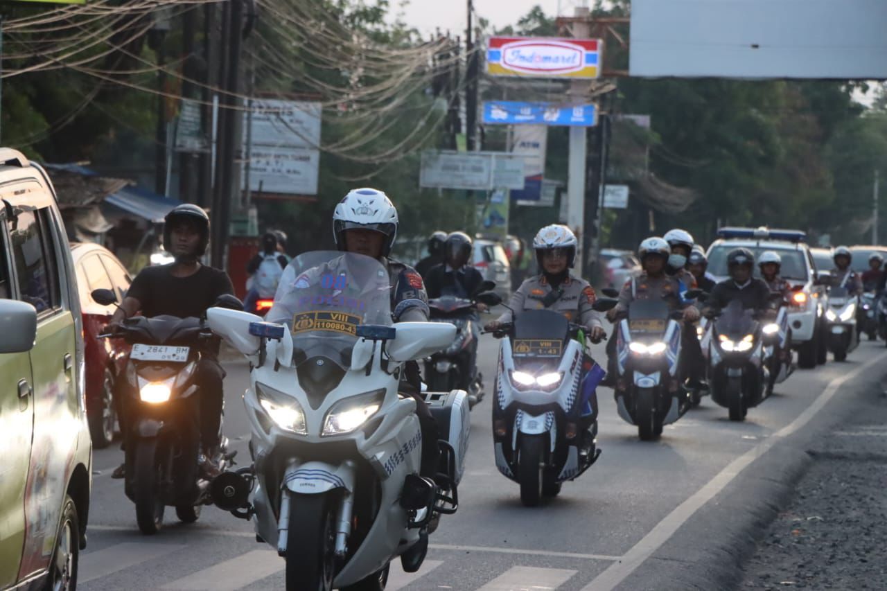 Polresta Cirebon Patroli Kamtibmas Antisipasi Tawuran dan Bencana Alam 