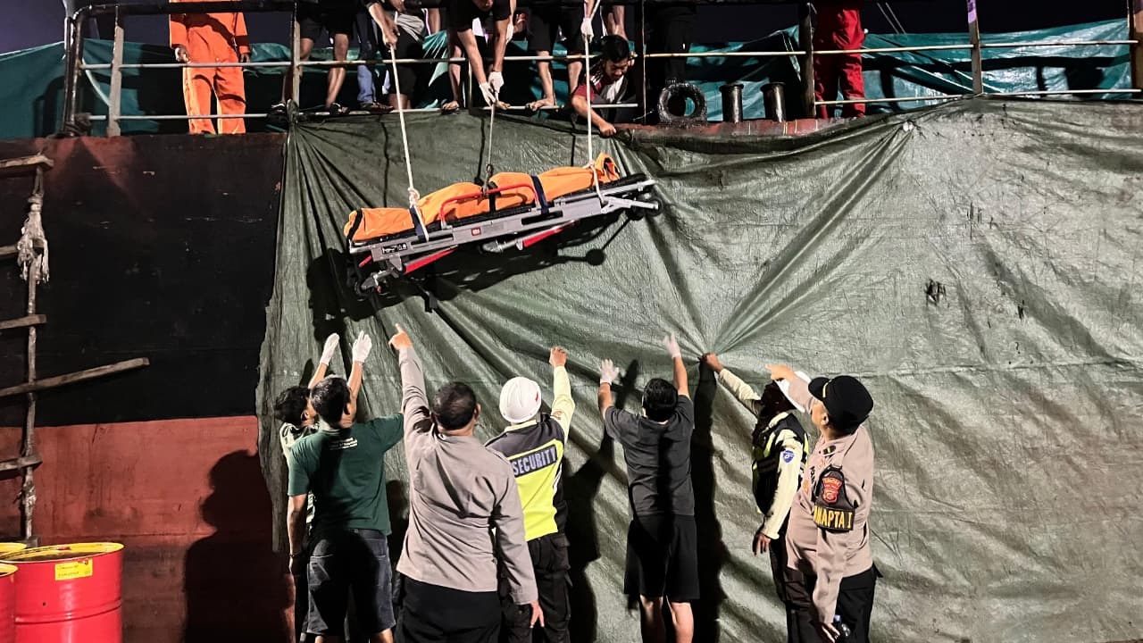 Kamar Terkunci dari Dalam, ABK Ditemukan Meninggal Dunia di Pelabuhan Cirebon