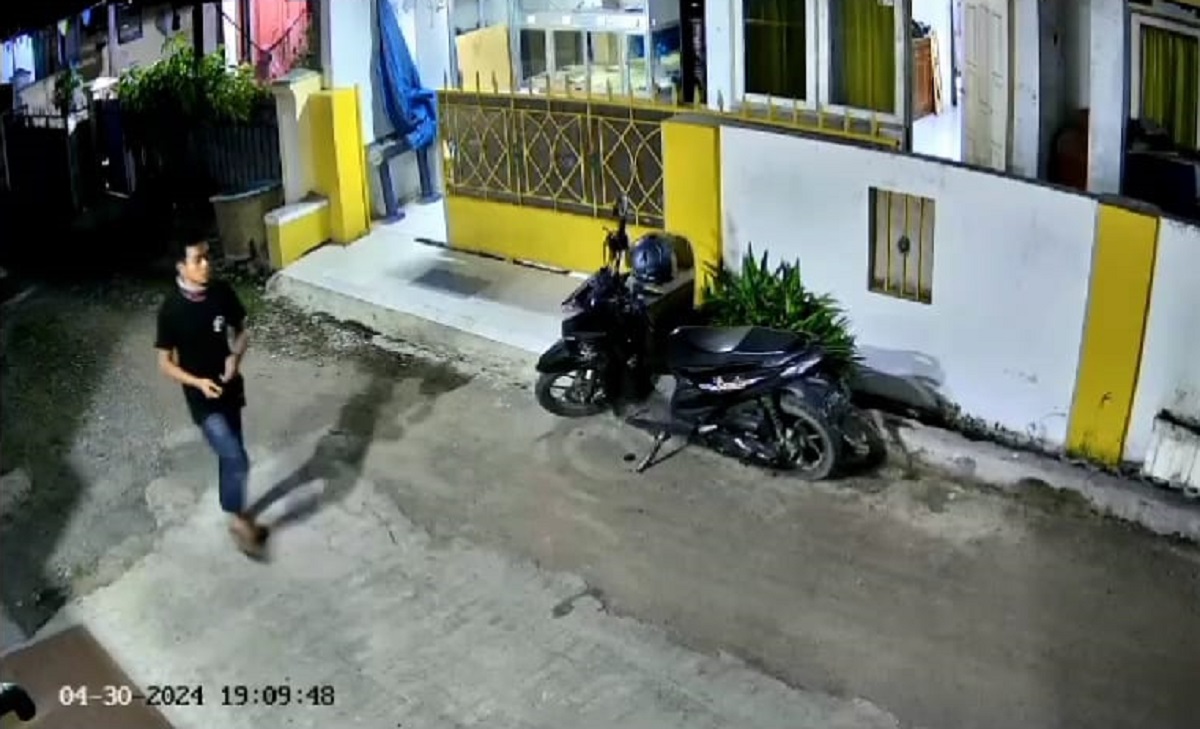 Maling Motor Terekam CCTV di Gunung Jati Kabupaten Cirebon, Ini Sosoknya 