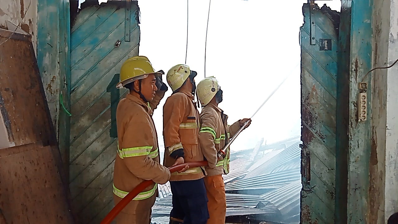 Tiga Gudang di Jalan Bahagia Alami Kebakaran, Api Diduga dari Bakar Sampah