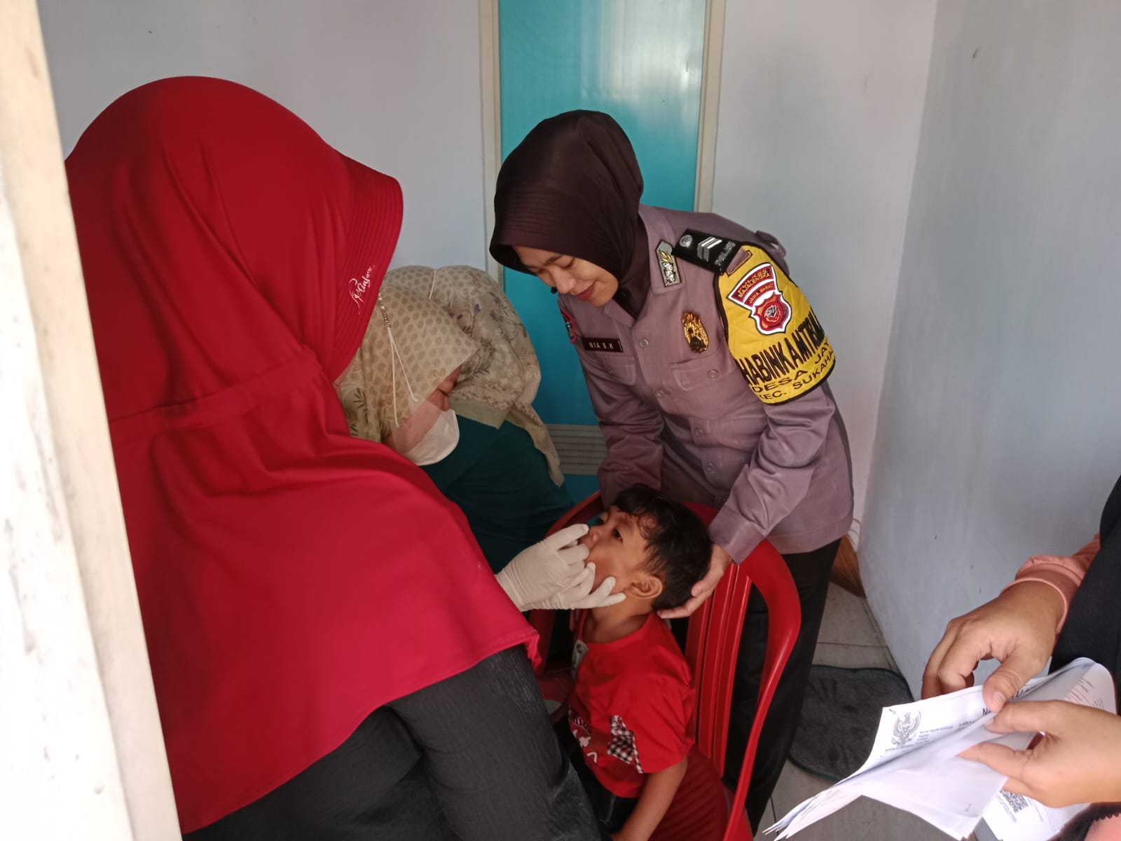 Polsek Sukahaji Pantau Pelaksanaan Imunisasi Polio 