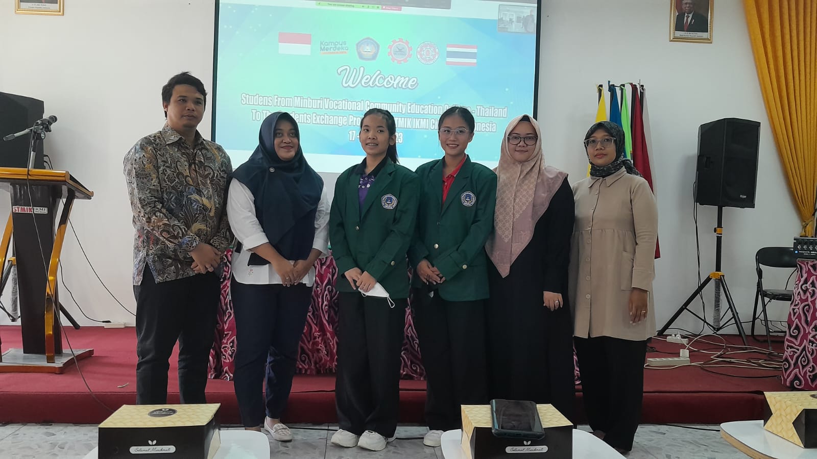 Sawadee Kha! 2 Mahasiswa Asal Thailand Belajar Budaya dan Bahasa di STMIK IKMI Cirebon