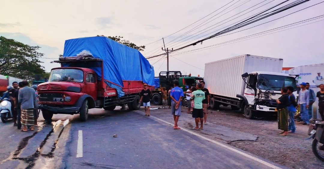 Tiga Truk Terlibat Tabrakan Beruntun di Pantura,  Beruntung Tidak Ada Korban Jiwa 