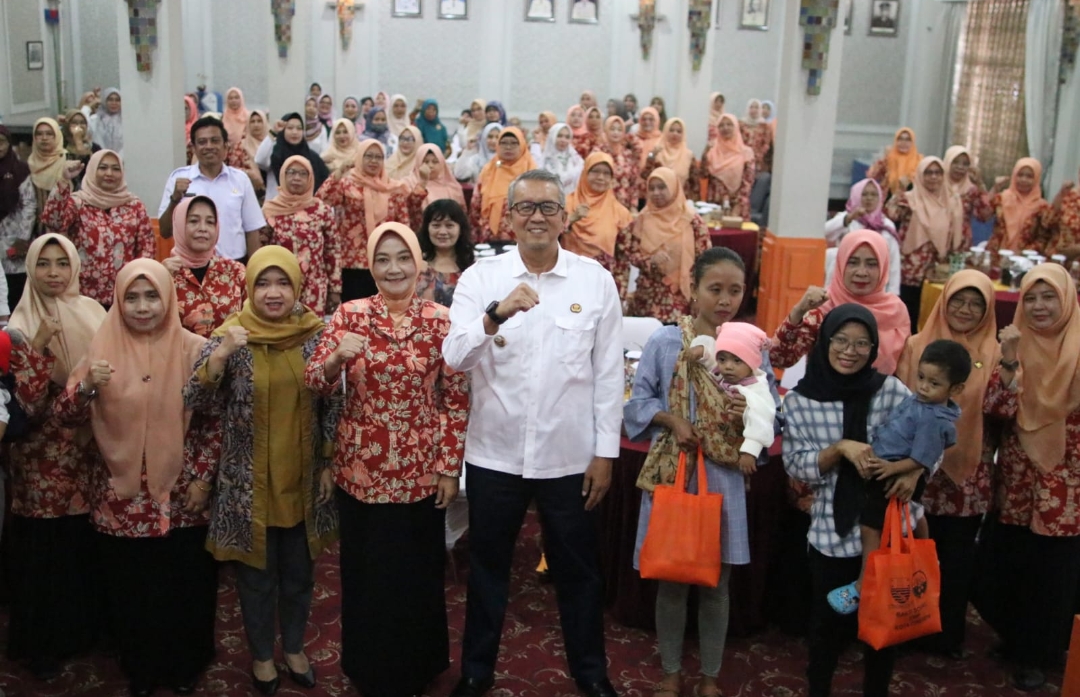 Kaum Perempuan Kota Cirebon Dapat Ilmu Kewirausahaan di Era Digital, Gus Mul: Program Strategis