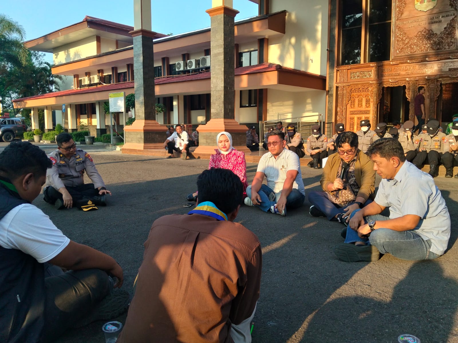 Polemik Komentar Wakil Ketua DPRD Cirebon Memanas, Mahasiswa Tuntut BK Bertindak