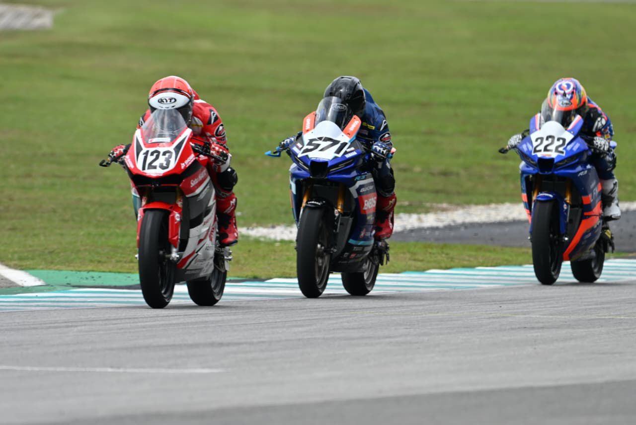 Aksi Kencang Pebalap Astra Honda Taklukkan Podium ARRC Sepang  