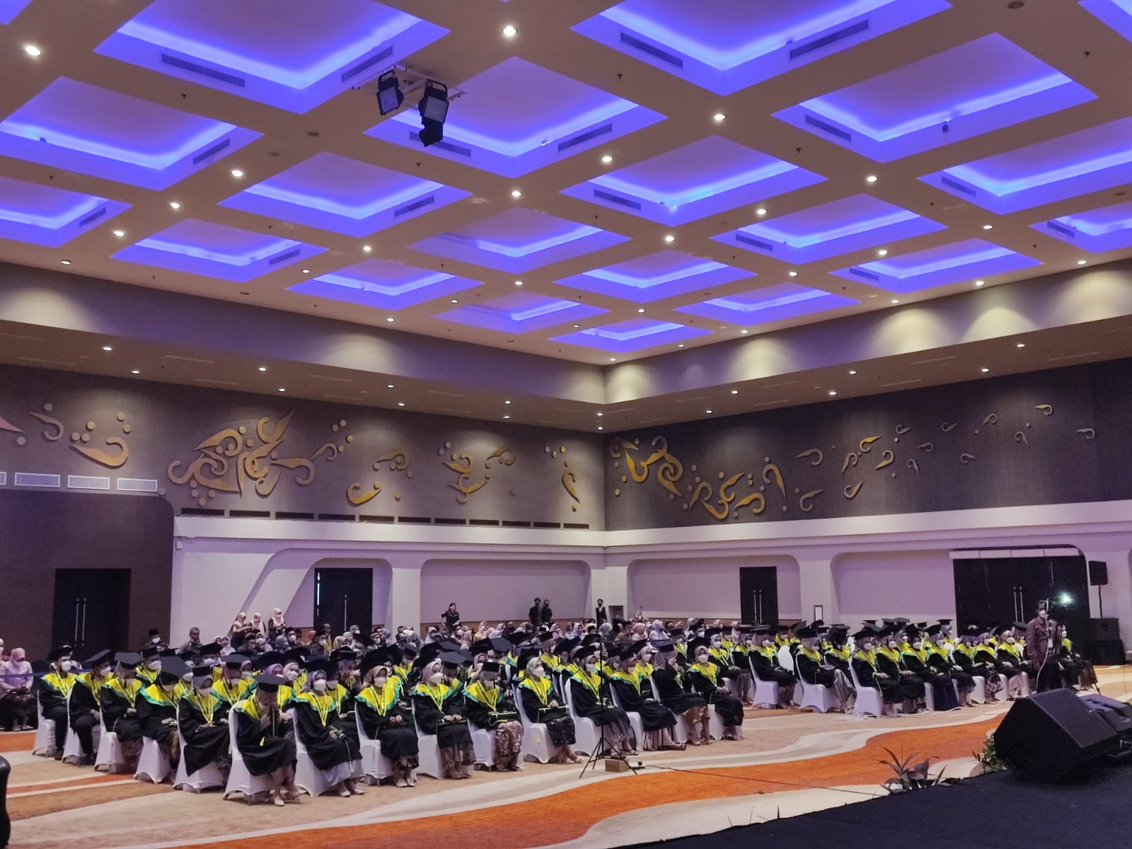 101 Mahasiswa-Mahasiswi STIKes Ahmad Dahlan Cirebon Diwisuda di Aston Cirebon Hotel  & Convention Center