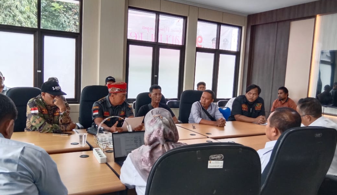 Dana Desa Diduga Disalahgunakan, Warga Kedungdalem dan Lurah Datangi Inspektorat