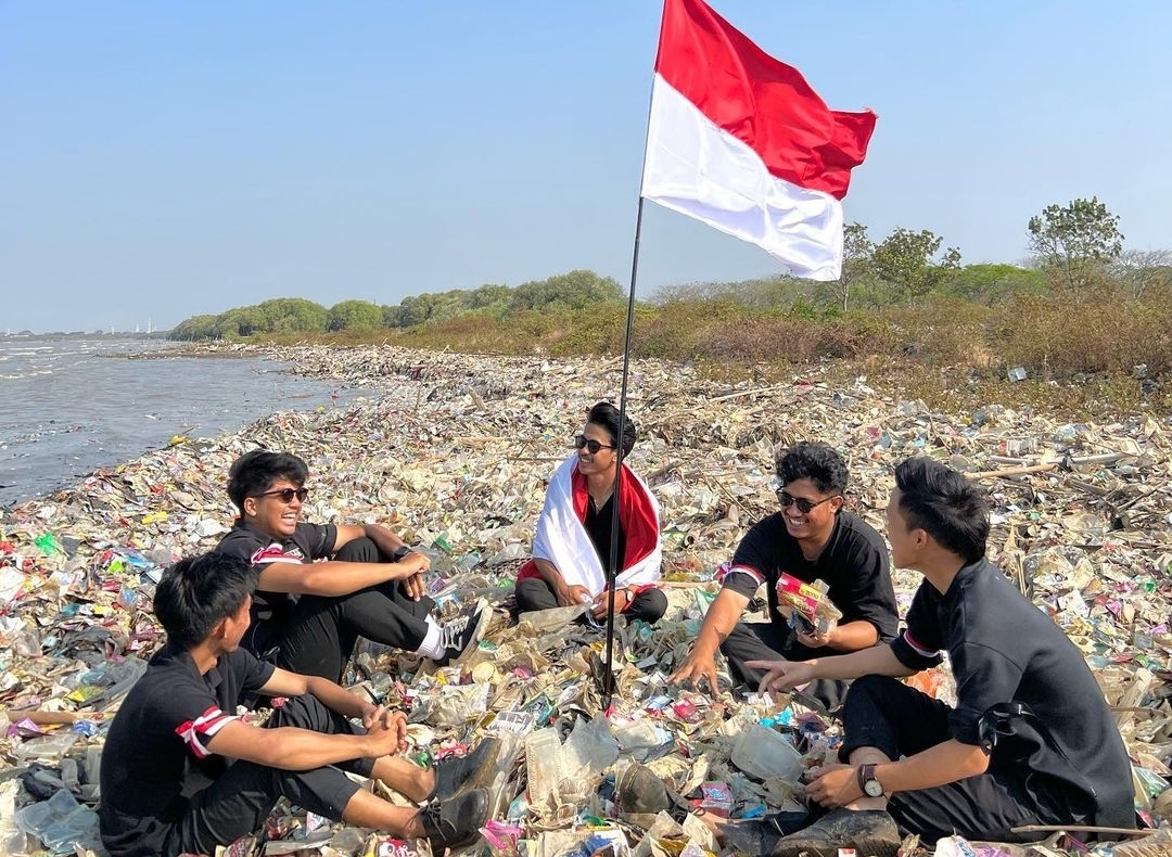 3 Pantai Terkotor di Indonesia Versi Pandawara Group, Jangan Kaget Ada Pantai Kesenden Cirebon, Ini Alasannya