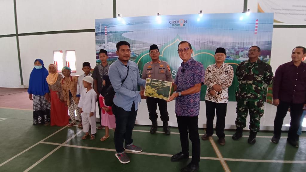 Cirebon Power Bagikan 1.300 Bingkisan Lebaran untuk Warga