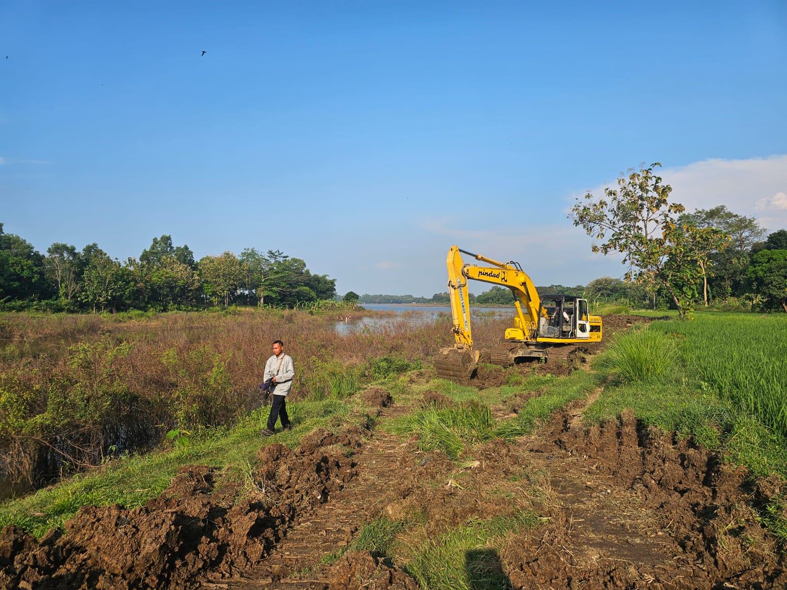 Berperan Penting untuk Penuhi Kebutuhan Air, Setu Sedong Dinormalisasi oleh BBWS Cimancis